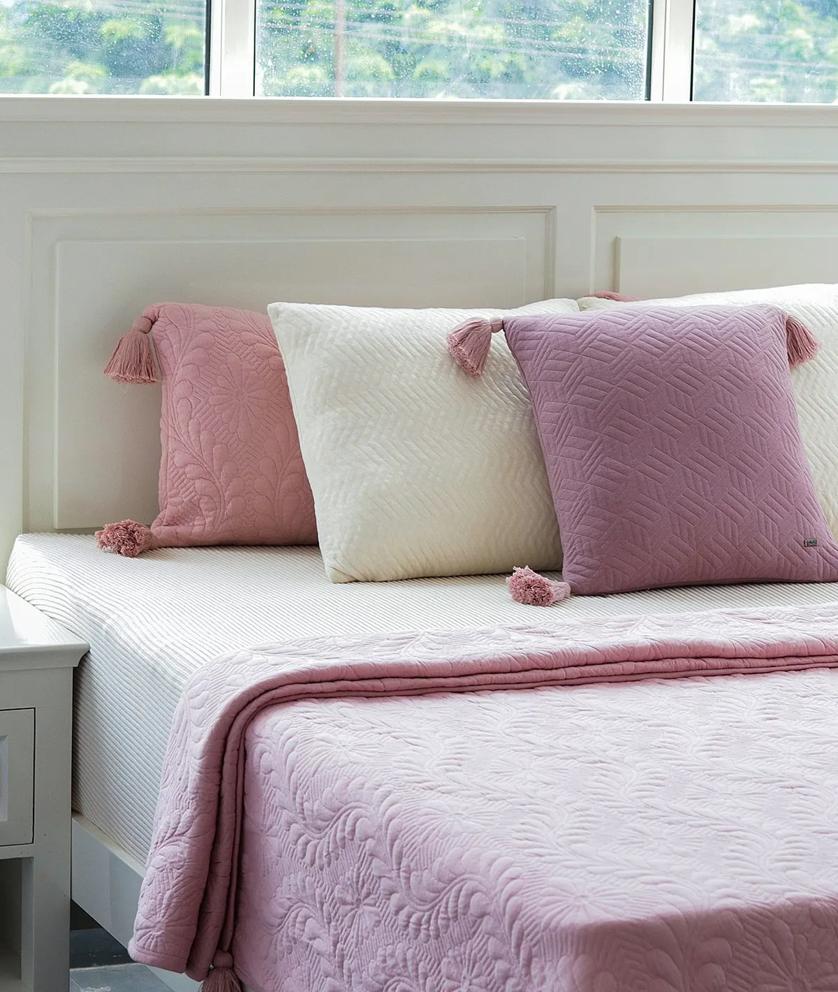 Floral Pink 100% Cotton Knitted King Size Bed Cover with 2 Pillow Cover Set