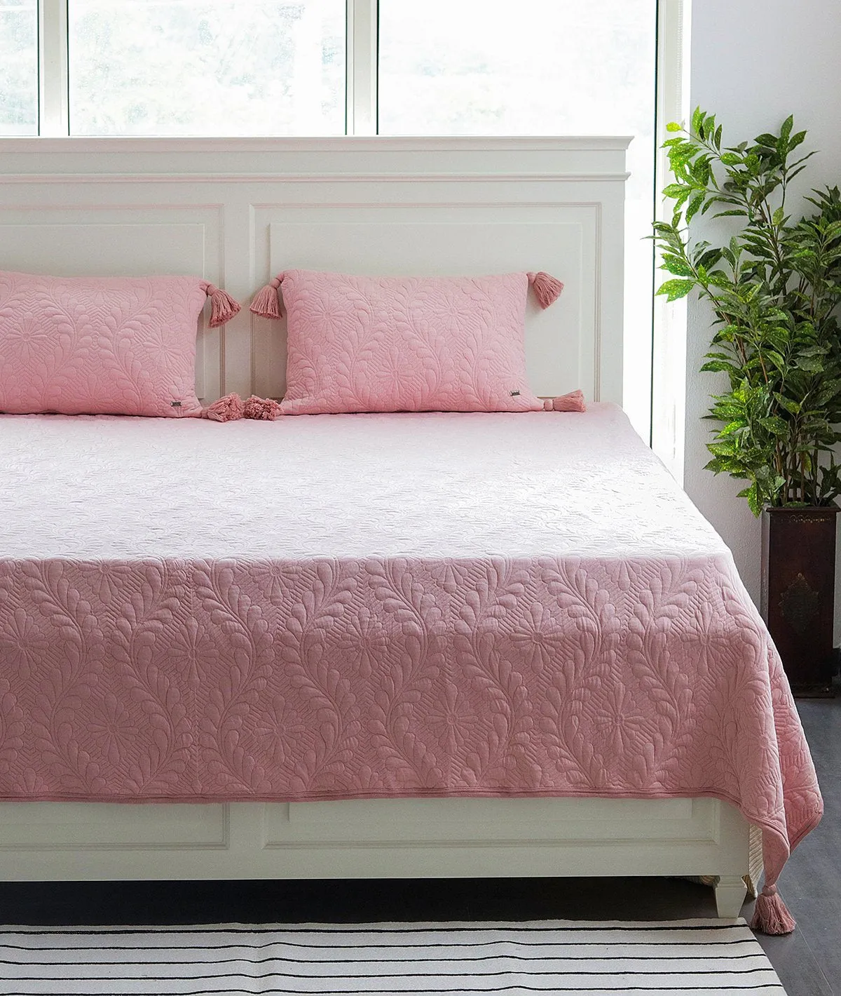 Floral Pink 100% Cotton Knitted King Size Bed Cover with 2 Pillow Cover Set