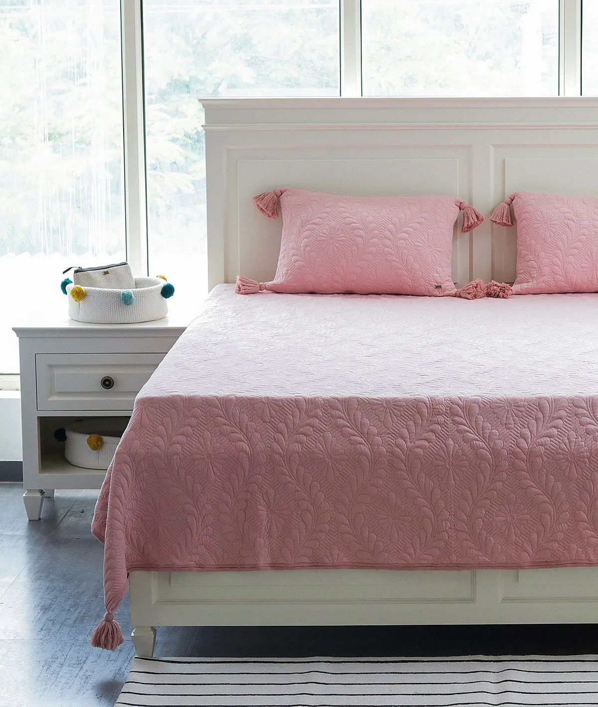 Floral Pink 100% Cotton Knitted King Size Bed Cover with 2 Pillow Cover Set